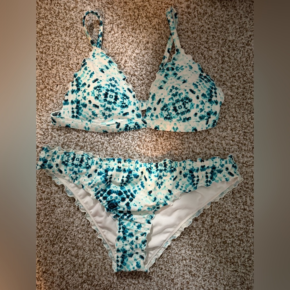 Hollister Blue and White Scalloped Bikini